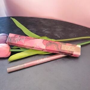 CHELLA  Dual-Ended Liquid Eye Liner Pearl — Black and Blue All In One.